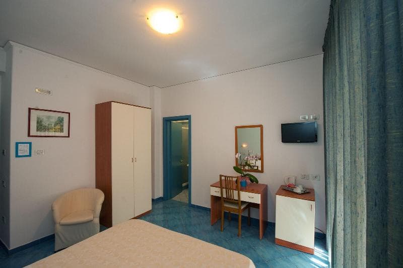 Hotel De Rosa 4