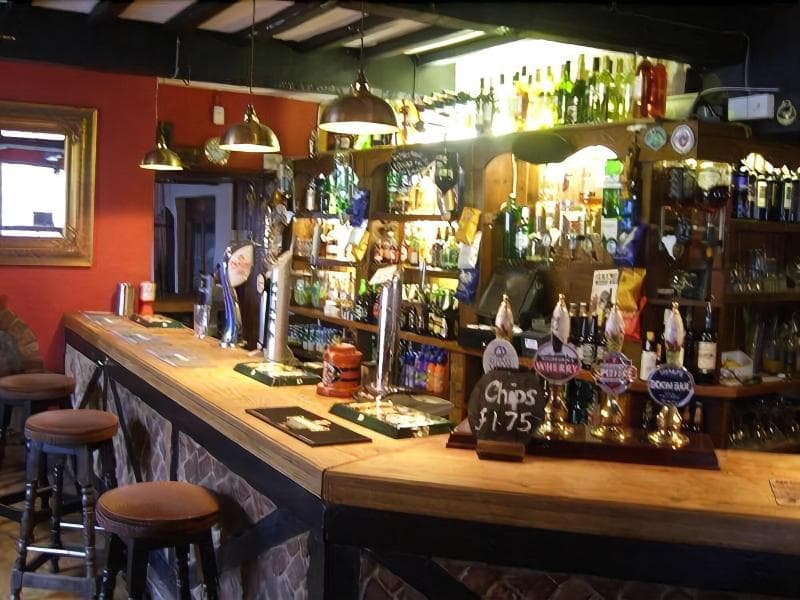 Crown At Aldbourne main