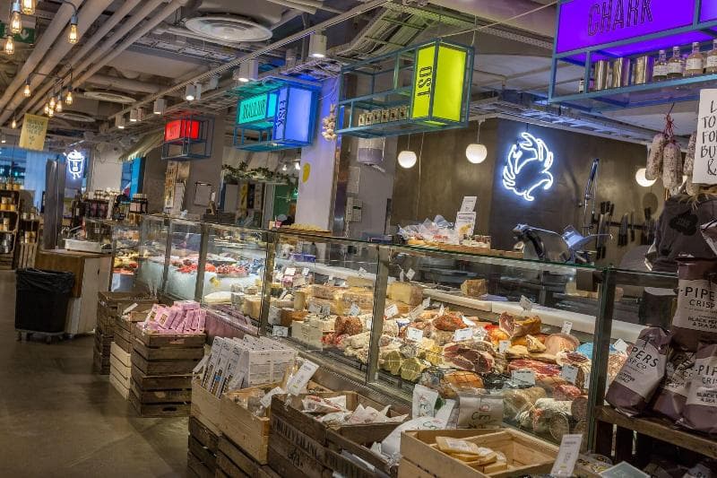 Hotel With Urban Deli 2