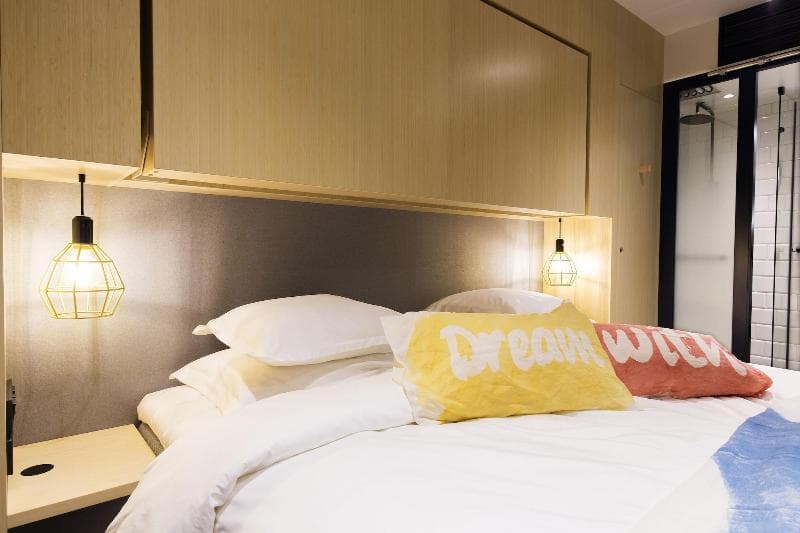 Hotel With Urban Deli 4