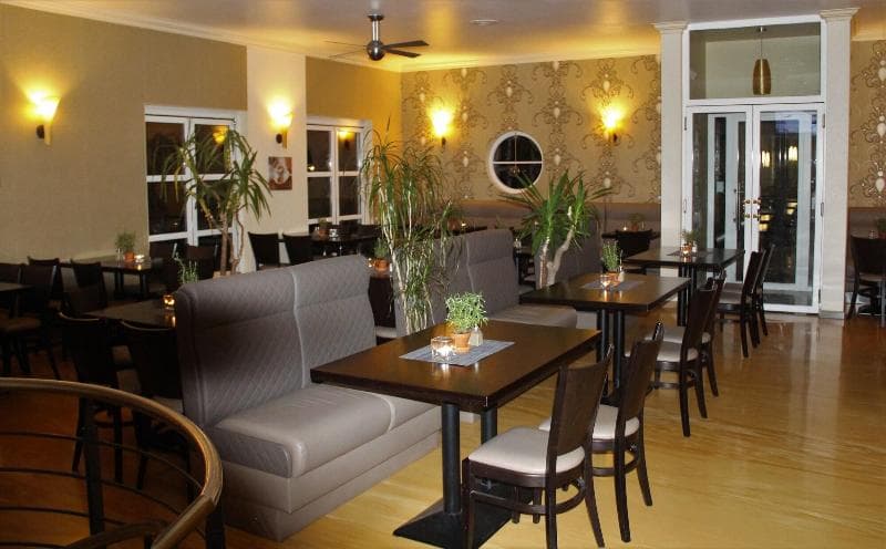 Check-Inn Hotel main