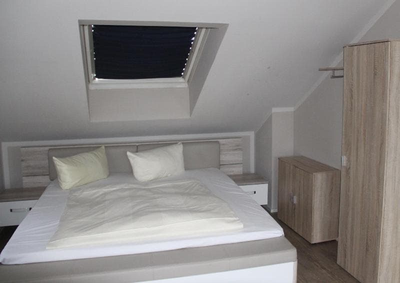 Check-Inn Hotel 4