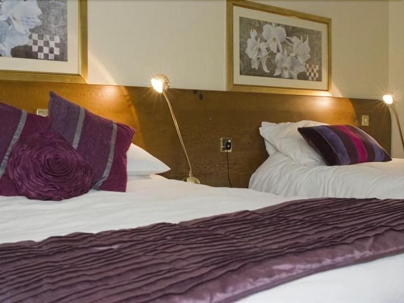 Charlemont Arms Hotel photo 1