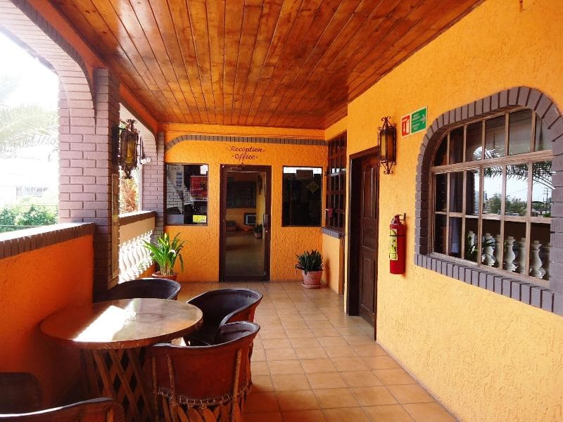 Hotel La Hacienda De La Langosta Roja 3