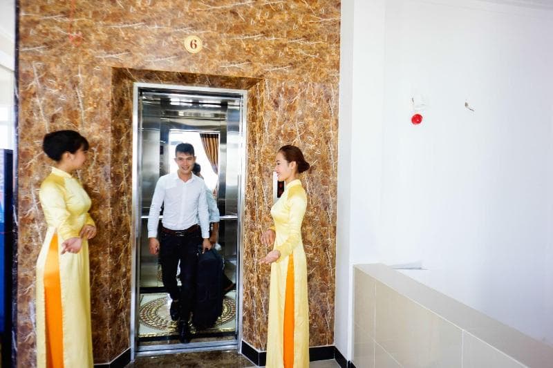 Nu Hoang Hotel main