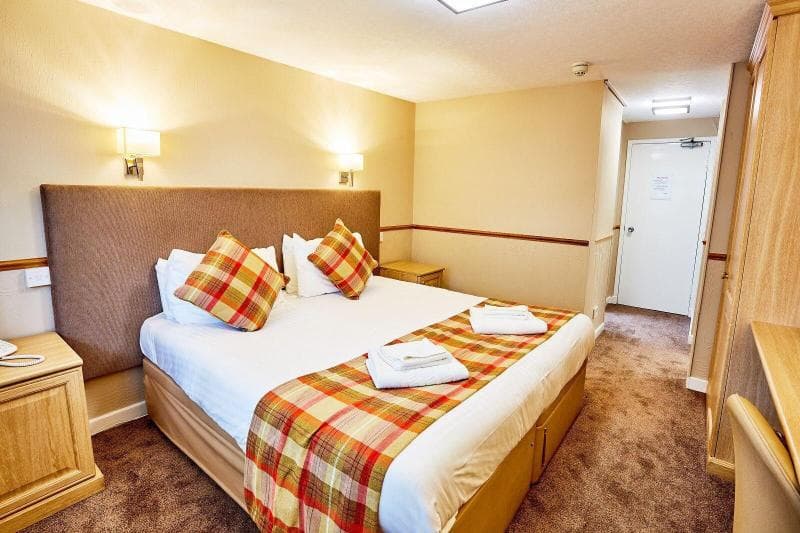 Abbotsford Hotel 5