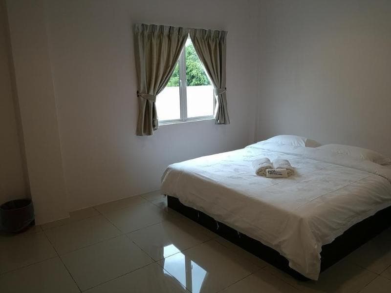 First Guest House Cheras 4