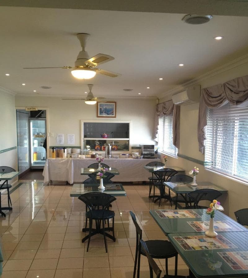 Crest Motor Inn main
