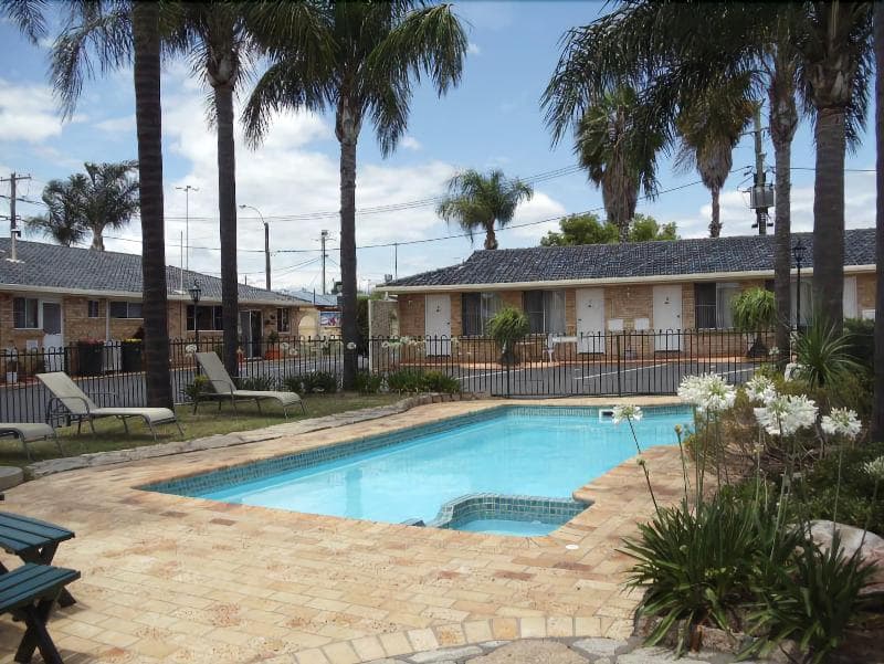 Town & Country Motor Inn main