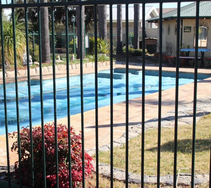 Town & Country Motor Inn 5