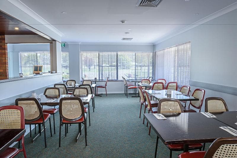 Bushman's Motor Inn 3
