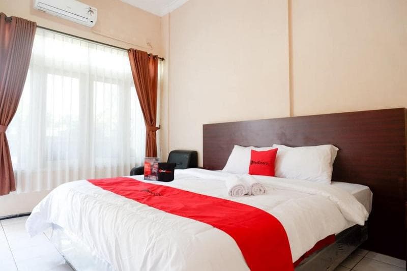 Formerly Reddoorz Plus Near Stadion Wijaya Kusuma 5