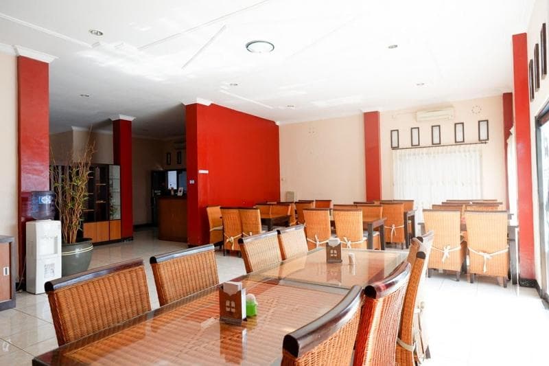 Formerly Reddoorz Plus Near Stadion Wijaya Kusuma photo 1