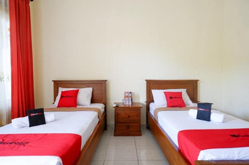 Formerly Reddoorz Plus Near Stadion Wijaya Kusuma 3