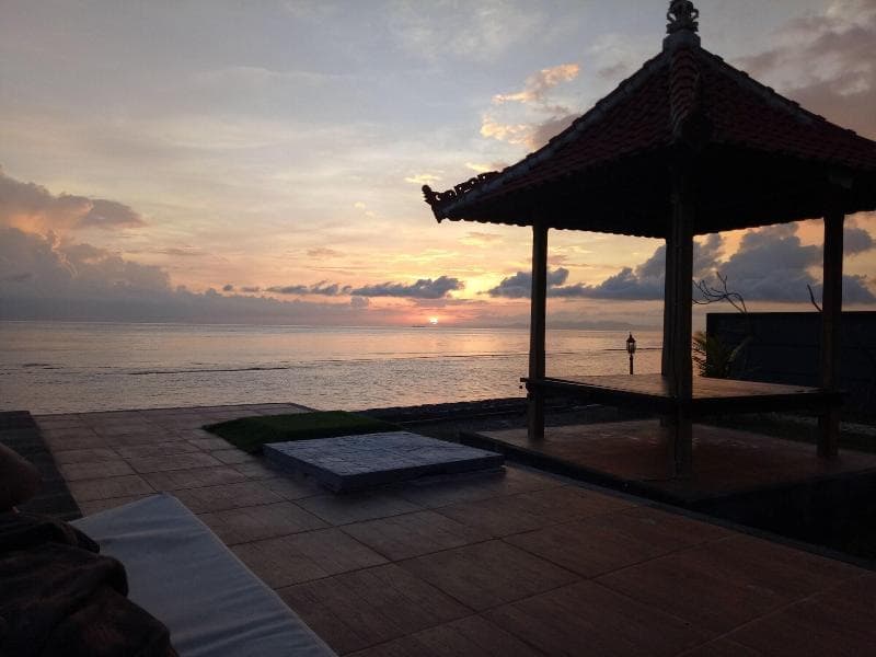 Cave Beach Bungalow 5