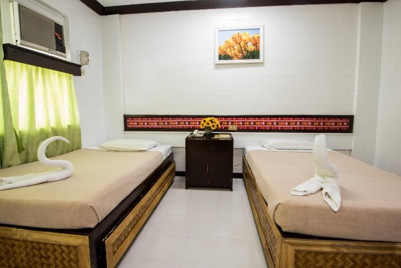 Family Country Hotel And Convention Centre 4