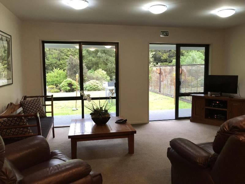 Lake Brunner Accommodation & Golf Curse main
