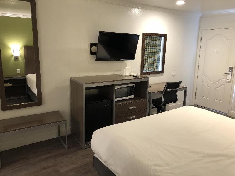Gilroy Inn 4