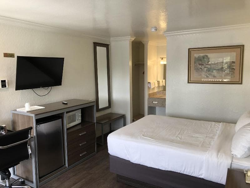 Gilroy Inn 5