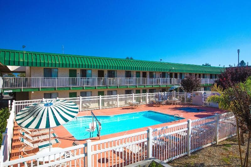 University Inn 5