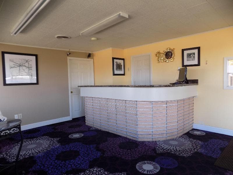 Budget Inn photo 1