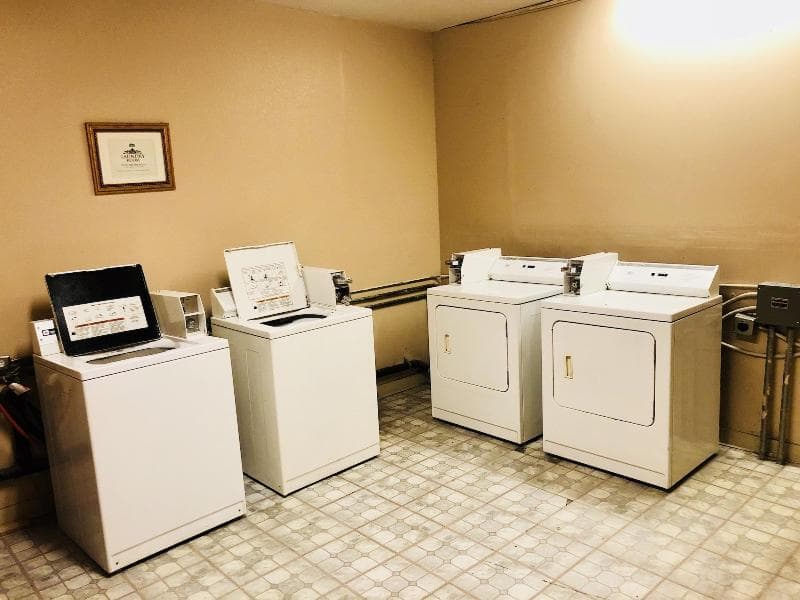Budget Inn Suites photo 1