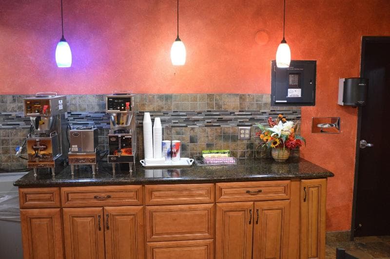 Burnsville Inn & Suites 2