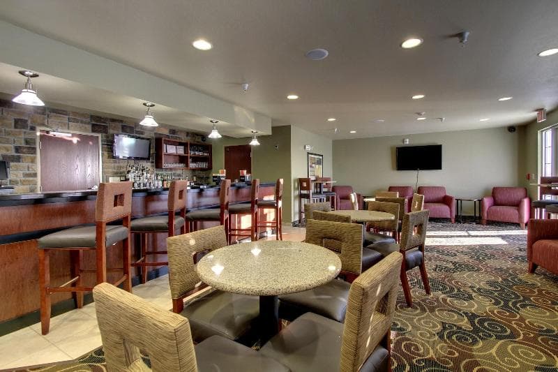 Cobblestone Inn & Suites photo 1