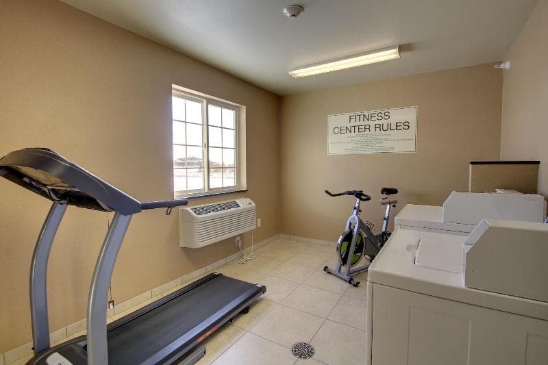 Cobblestone Inn & Suites 3