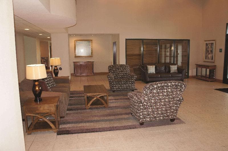 La Quinta Inn & Suites by Wyndham Omaha Airport Downtown 5