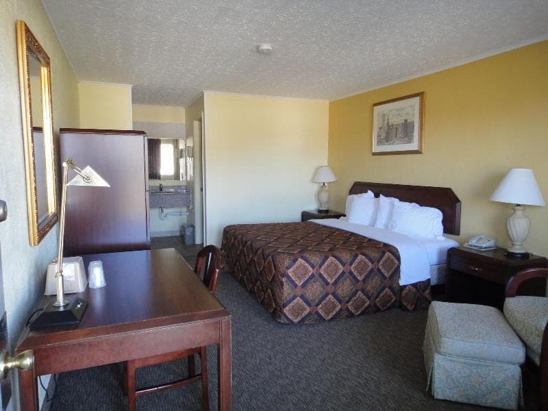Budget Inn photo 1