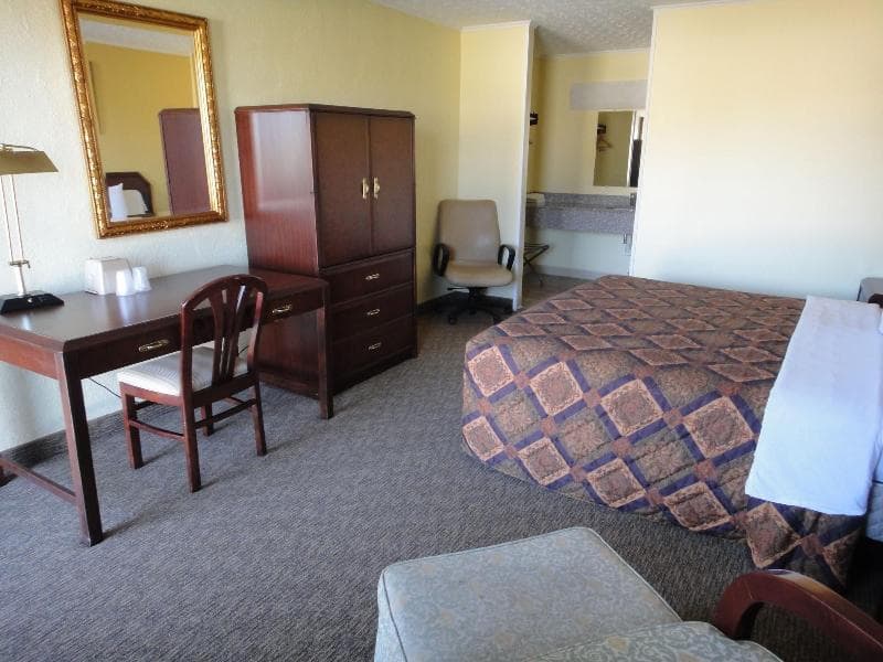 Budget Inn 3