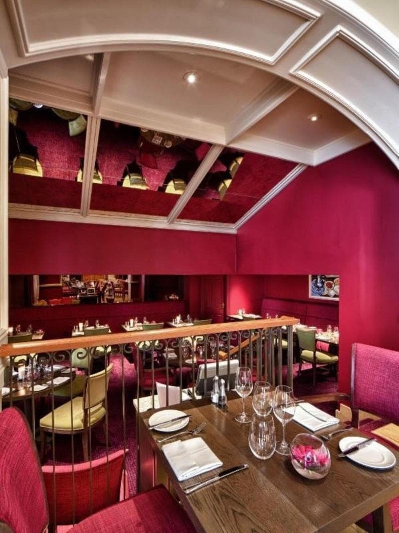 Bedford Lodge Hotel 4