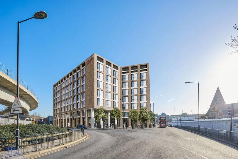 Courtyard By Marriott London City Airport photo 1