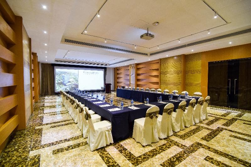 Central Park Hotel main