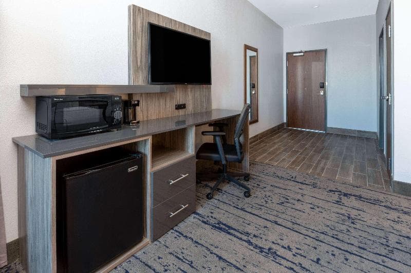 La Quinta Inn & Suites Frisco Fieldhouse North photo 1