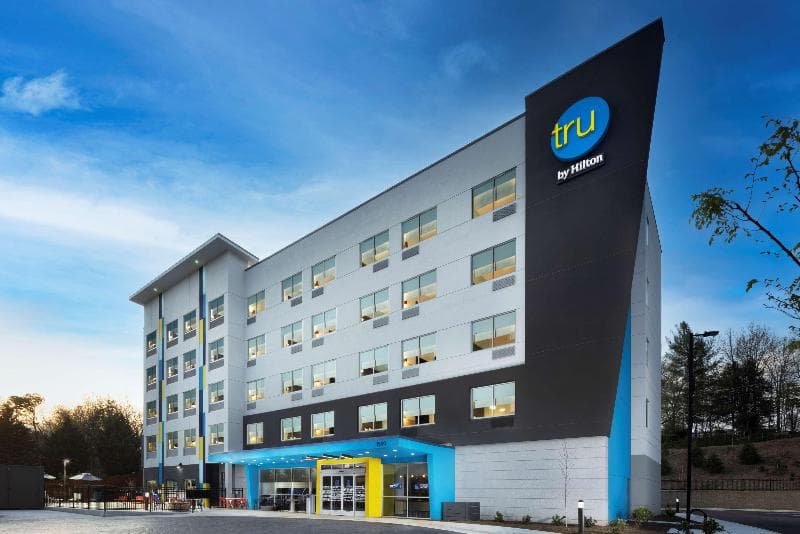 Tru by Hilton Asheville Blue Ridge Parkway 4