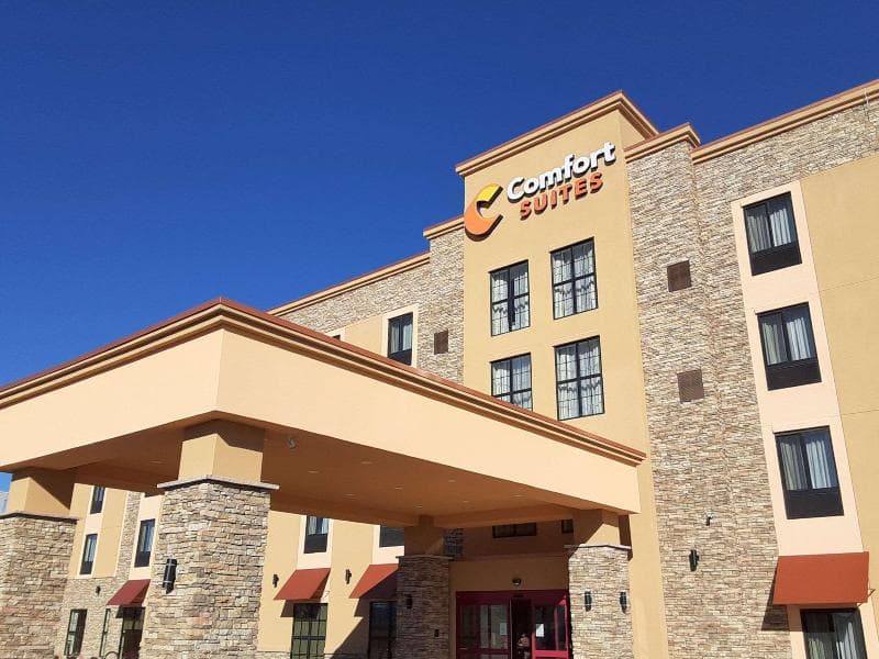 Comfort Suites photo 1