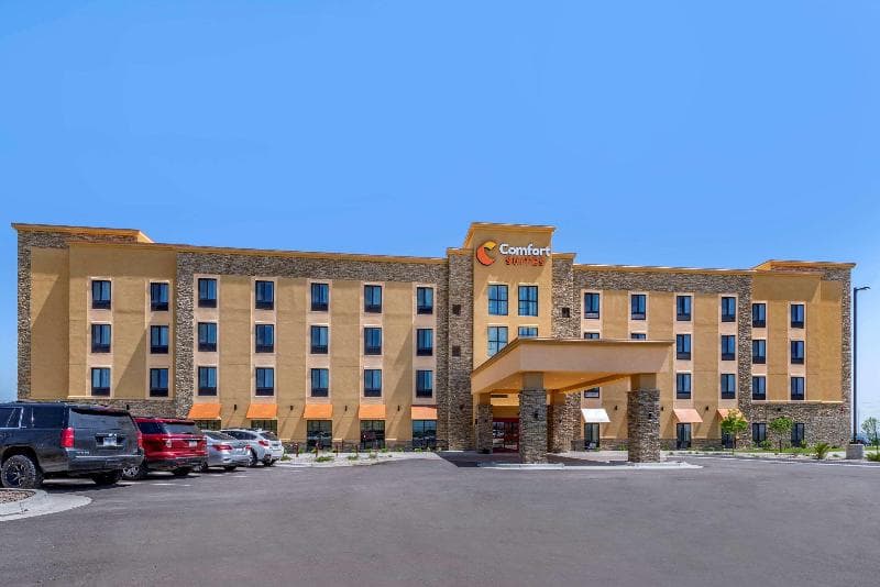 Comfort Suites 4