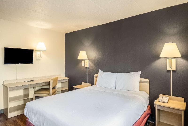 Rodeway Inn photo 1