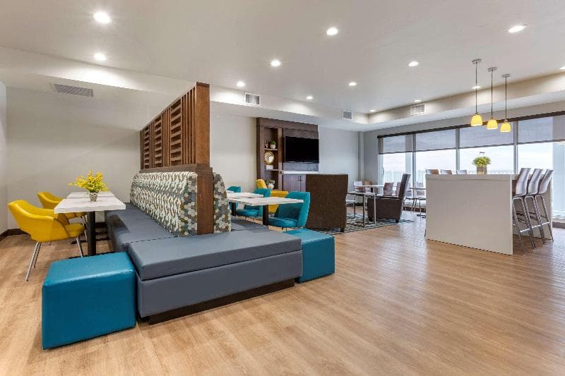 Mainstay Suites Carlsbad 3