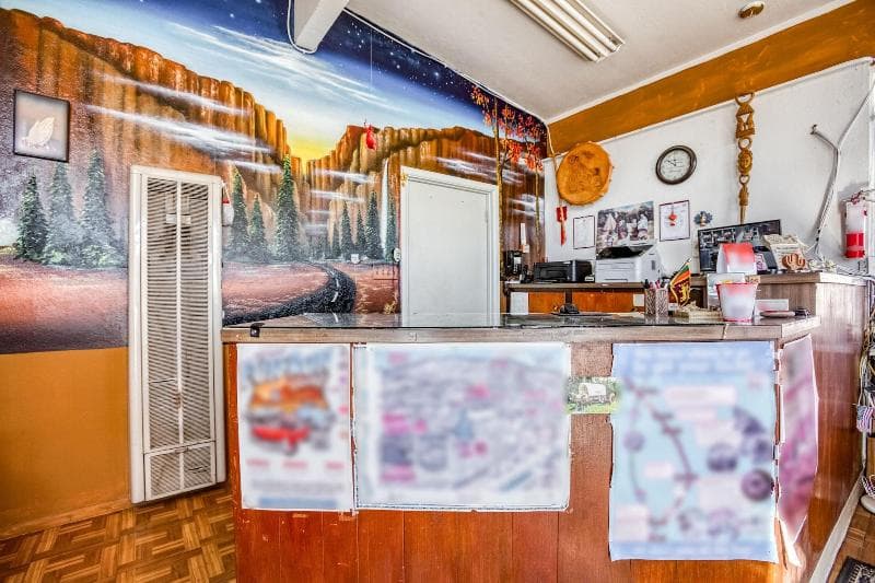 The Postcard Motel 3