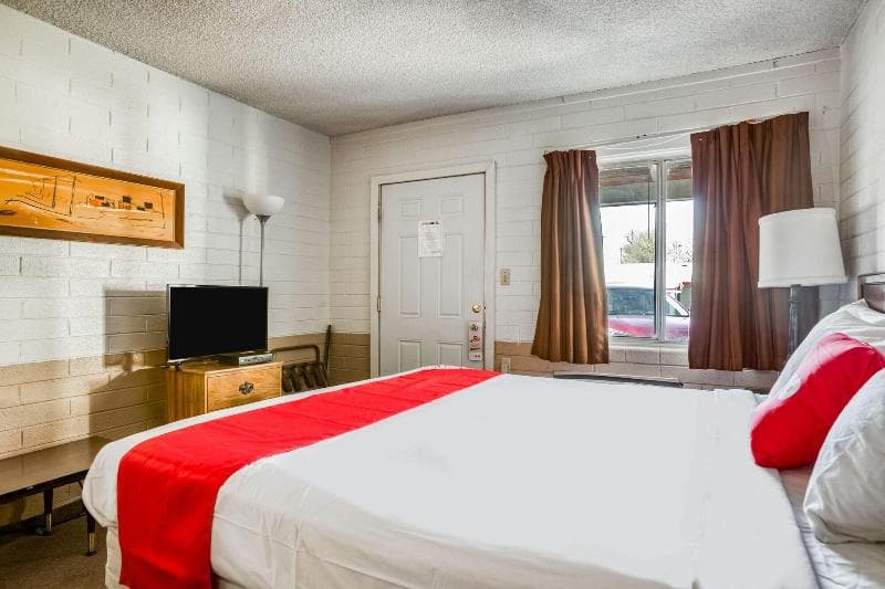 The Postcard Motel 2