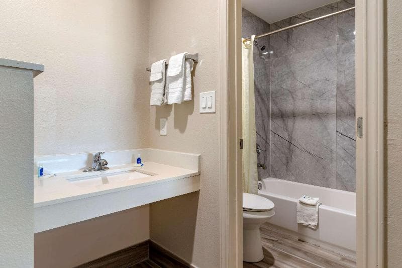 Rodeway Inn Caldwell Tx 2