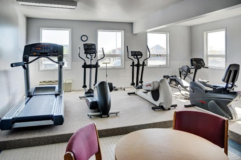 Lakeview Inn & Suites 2