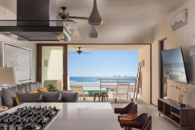 Marea Beachfront Villas 5