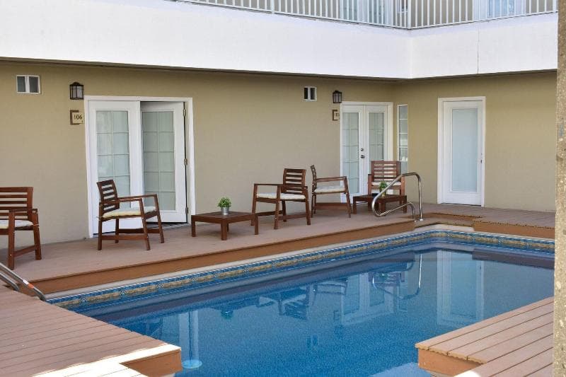 California Comfort And Suites 2