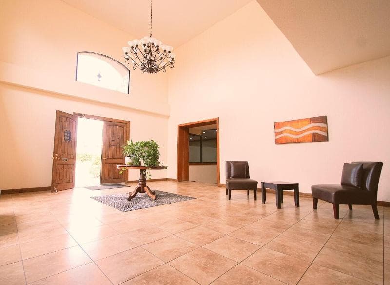 Estancia Inn Hotel 5