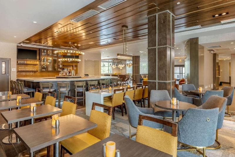 Cambria Hotel Orlando Airport 4