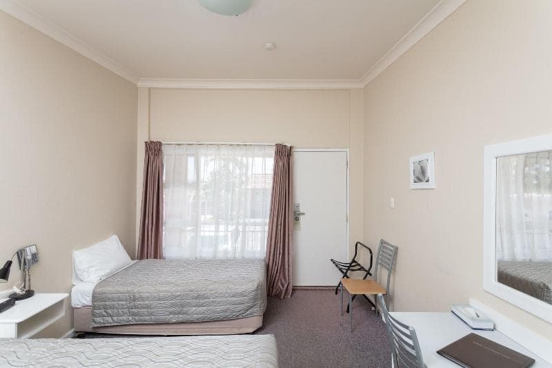 Engadine Motor Inn 2
